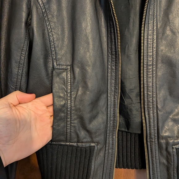Cropped BLack Leather Jacket - Picture 3 of 3